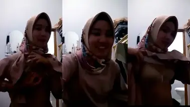Bokep Guru Jilbab Pap Remas Toket poster