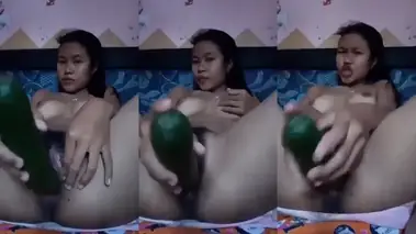 Bokep Indo Abg Masukin Timun Karena Sange Berat poster