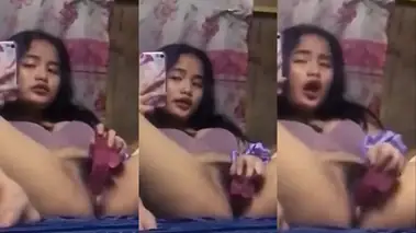 Bokep Indo Bocil Colmek Pakai Dildo Panjang poster