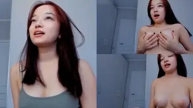 Ngintip Diam Diam Cewek Tete Gede Ganti Baju Kost poster