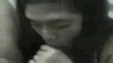 Rintihan Manja ABG Cantik Menahan Orgasme Basah poster